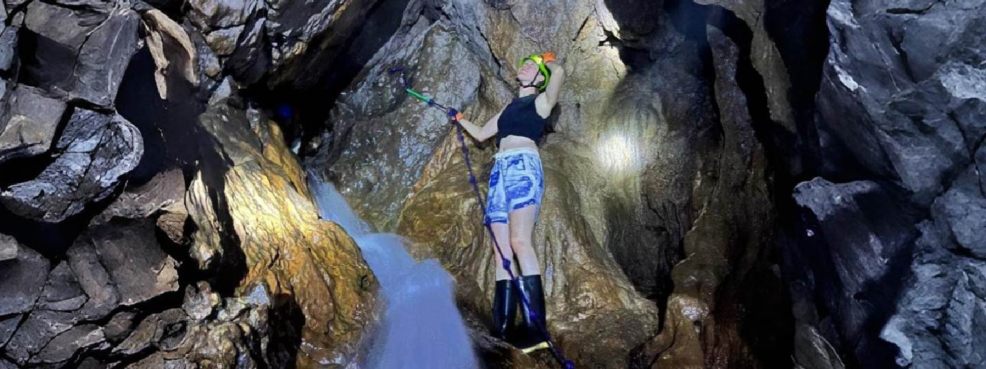 Cueva Cascada Escondida